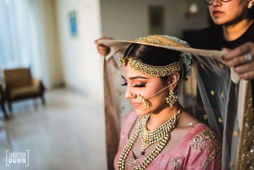 simple gold nath with kundan design