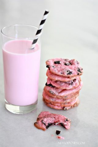 PINK-Oreo-Cheesecake-Cookies