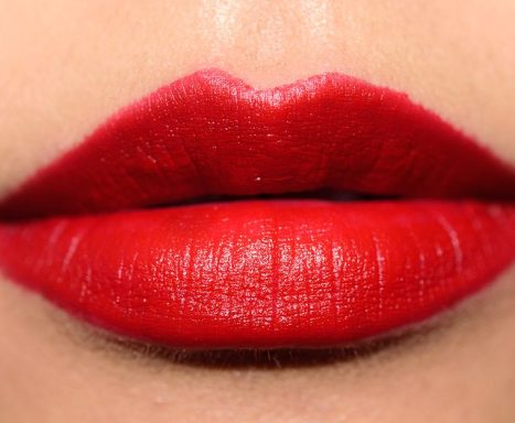 Maybelline-dynamite-red-lipstick-shade